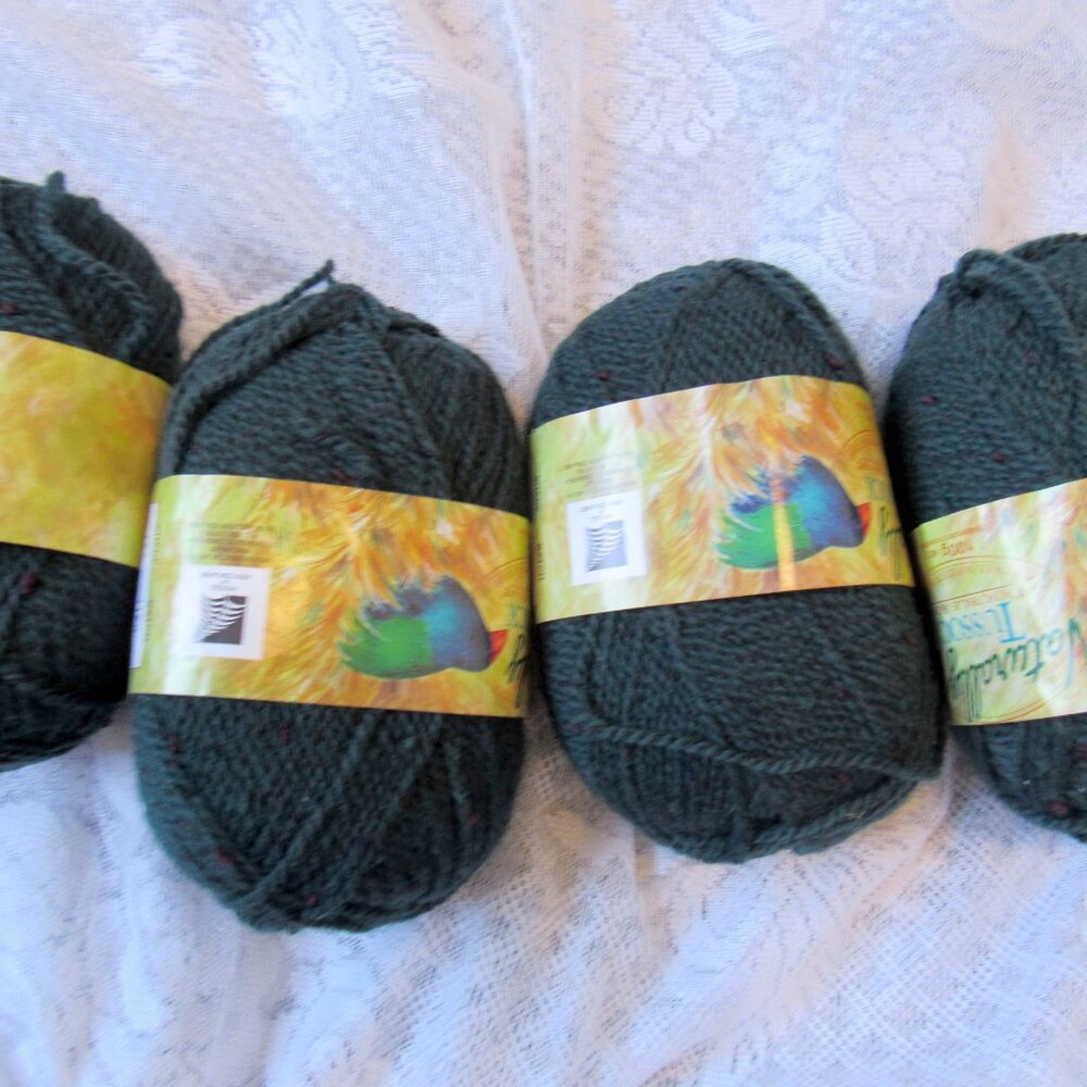 Lot of 4 sks Tussock New Zeland Yarn 100g each,85% NZ Wool, Dark Olive(green)
